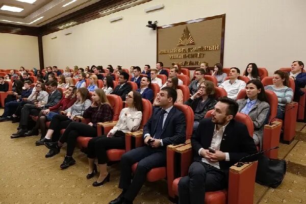 Лк юфу студент. Студенты юфу. студвесна юфу. исир юфу здание.