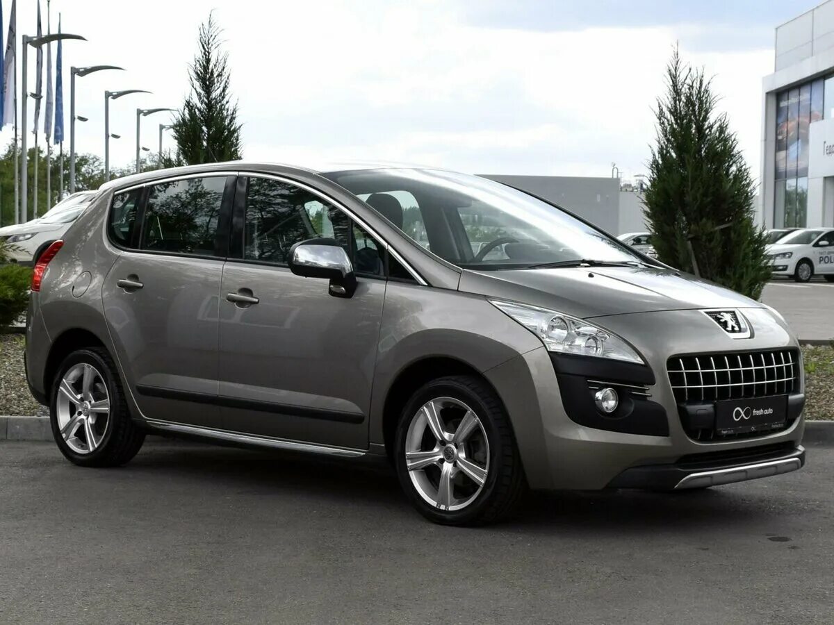 Peugeot 3008 2010. Peugeot 3008 i. Peugeot 3008 серый. Пежо 3008 серый 2010.