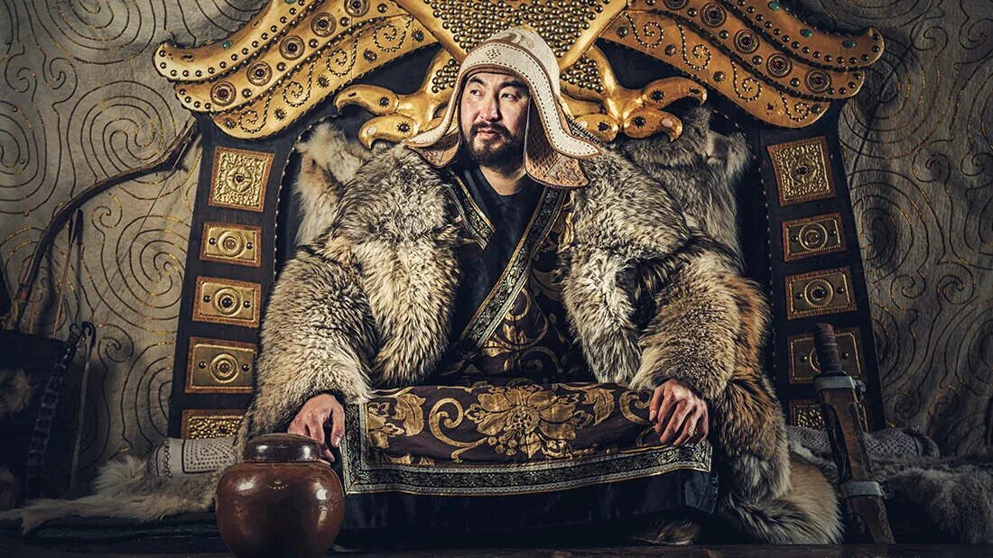 Династия юань хубилай. Династия чингисхана родословная. Хан батый на троне. Император хубилай хан китай. Монголы правители.