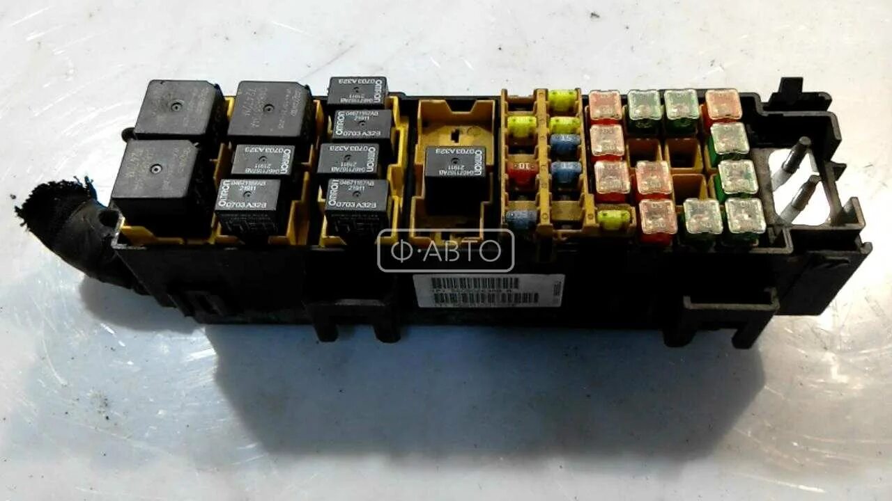 Блок предохранителей джип чероки P56038406AJ блок предохранителей JEEP GRAND CHEROKEE (WJ) 1999-2003 JEEP GRAND C