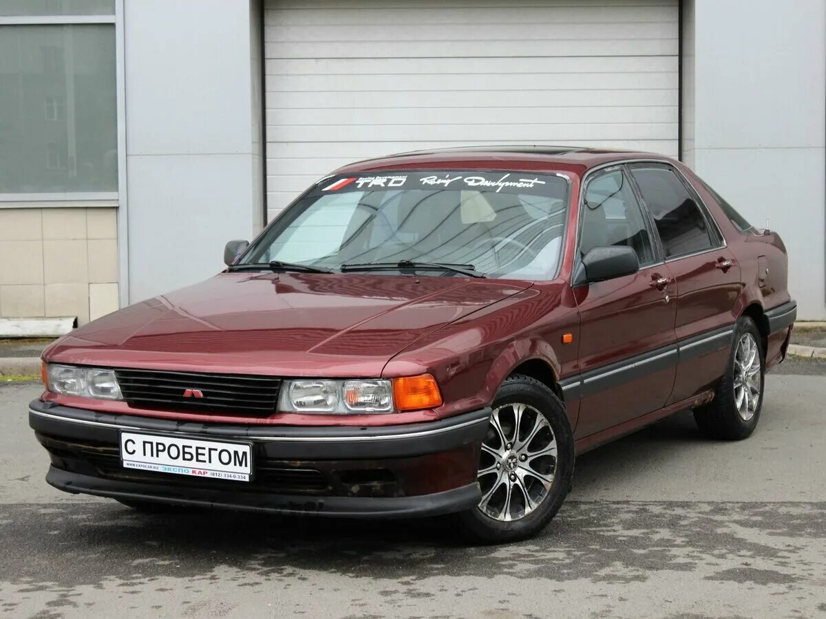 Митсубиси 1990. Мицубиси 1990 года. Mitsubishi Galant v 83 год. Мицубиси седан 90 годов.