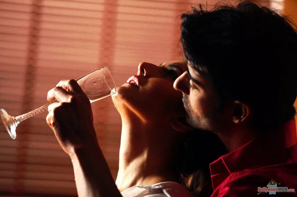 лара джин и питер фильм. Aksar 2 2017. фильм жизнь во имя любви. звучание любви 2. дорама от нетфликс любовный сигнал.