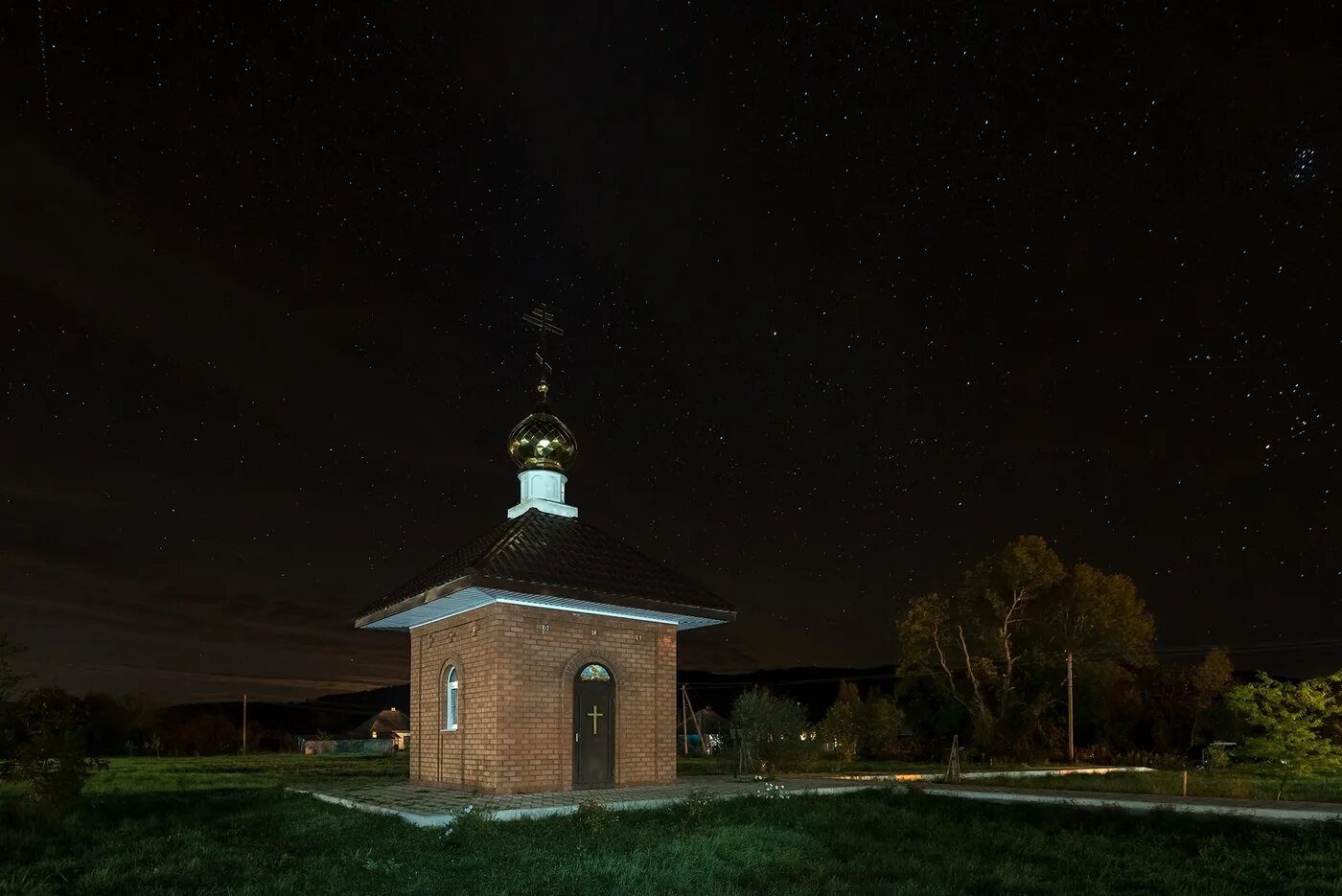 Собер баш гора. Станица ночью. Город усть-лабинск фонтан. Станица ночью. Станица ночью.