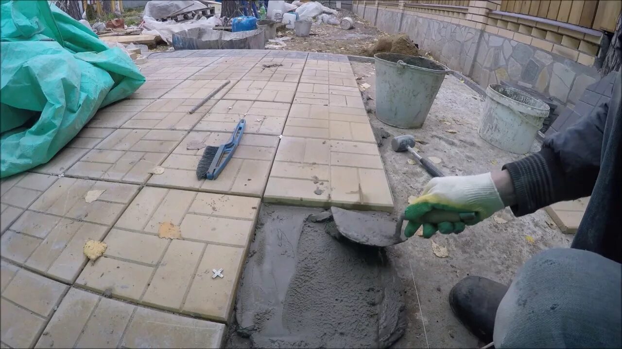 Тротуарная плитка на цементно-Песчаном растворе. Укладка тротуарной плитки на раствор. Брусчатка на раствор. Укладка бетонной плитки. Как положить тротуарную плитку на бетонное основание