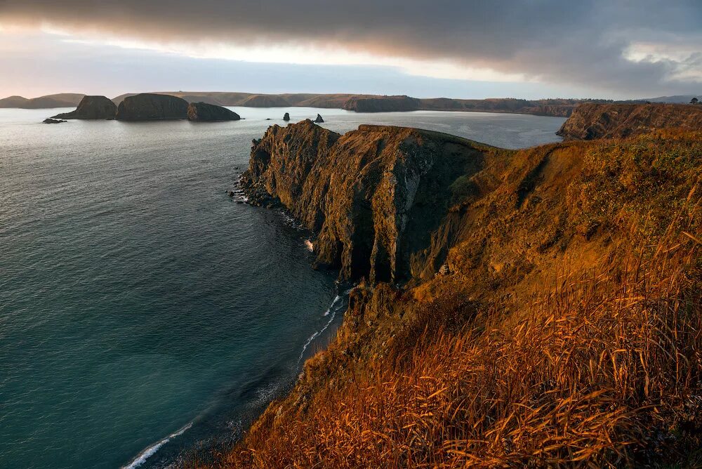 Дальше края света. Остров Шикотан Курильские острова. Мыс край света Курильские острова. Уруп Итуруп Шикотан. Мыс край света на о Шикотан.