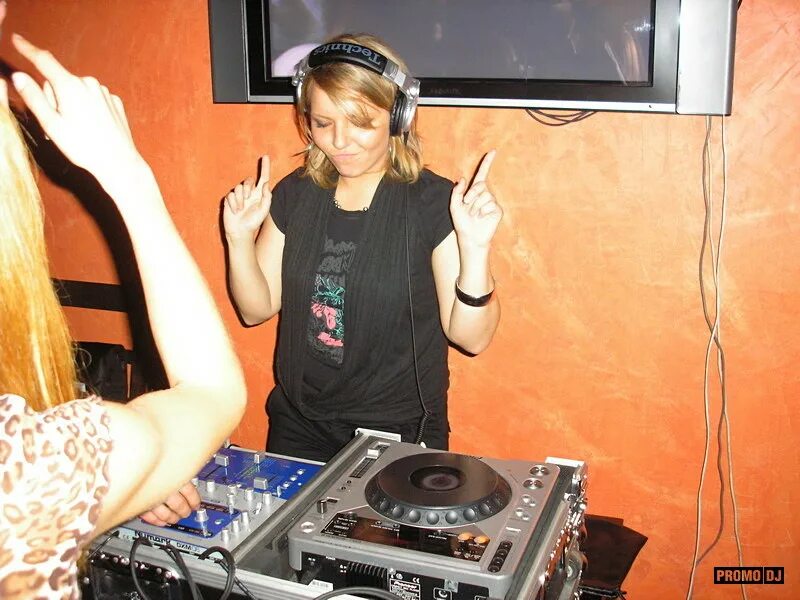 Королева дж. Koroleva DJ. DJ da Queen. DJ Королева фото.