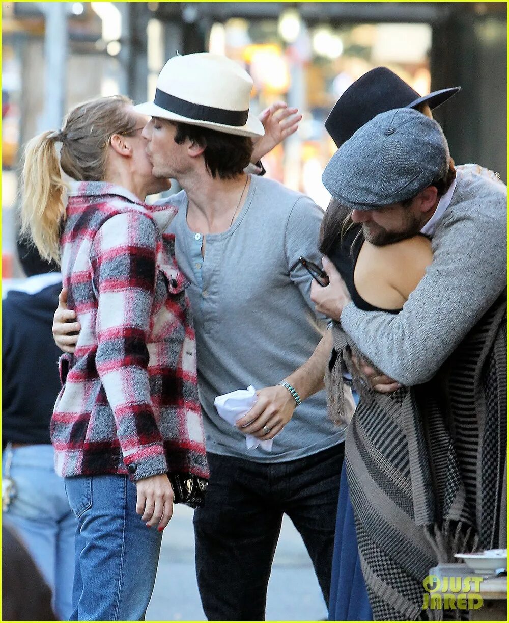 Йен сомерхолдер и никки рид папарацци. Дочь йена сомерхолдера 2020. Йен сомерхолдер с дочкой. Йен сомерхолдер с дочкой сейчас. Йен сомерхолдер с дочкой.