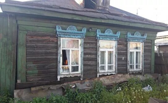 дом с гаражом. одноэтажные дома из кирпича. чита улица анохина 55. дом м 53. особняк полутова чита.