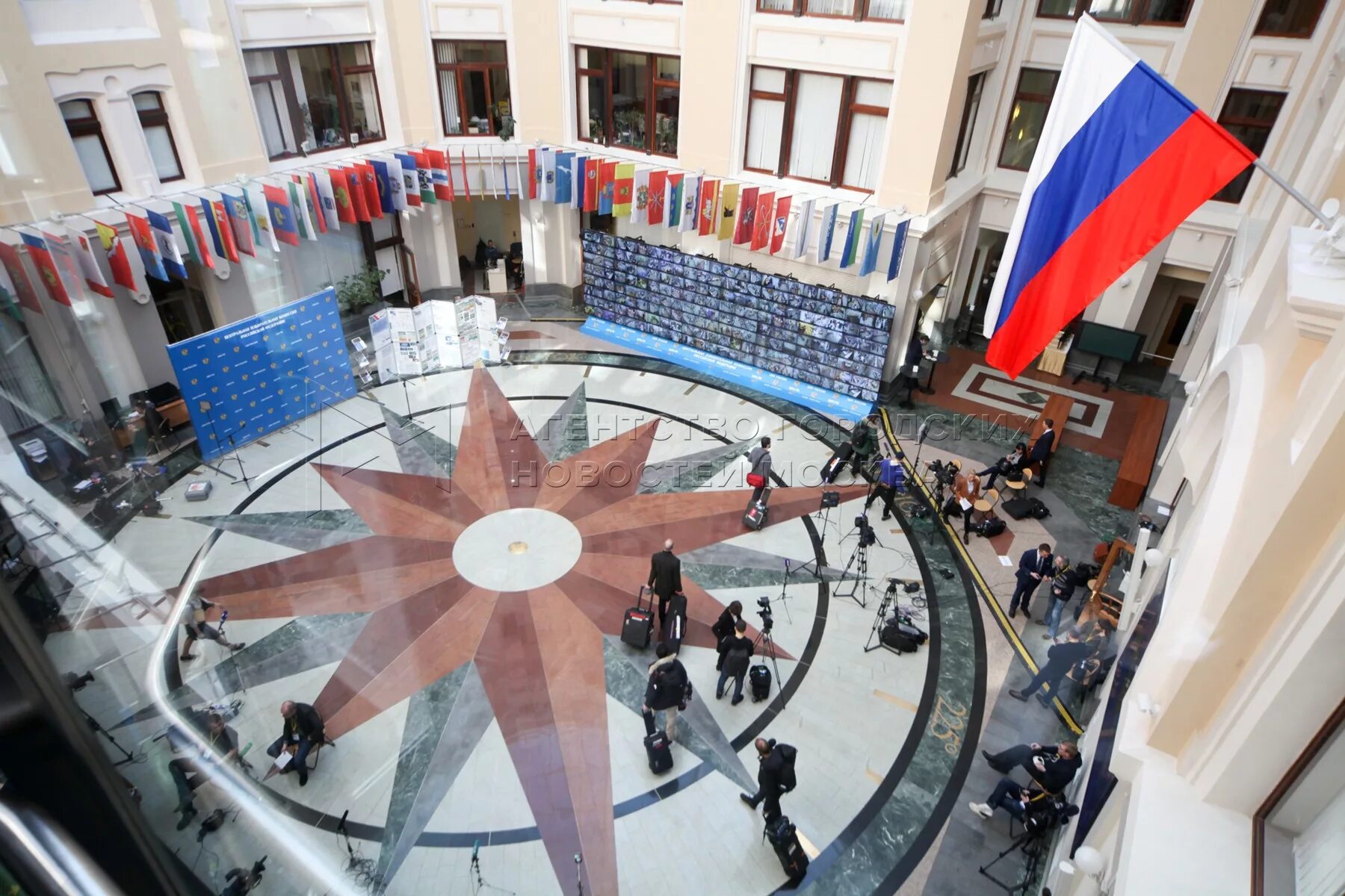 Здание цик. Атриум цик россии. атриум здание цик. центризбирком рф здание. здание цик москва.