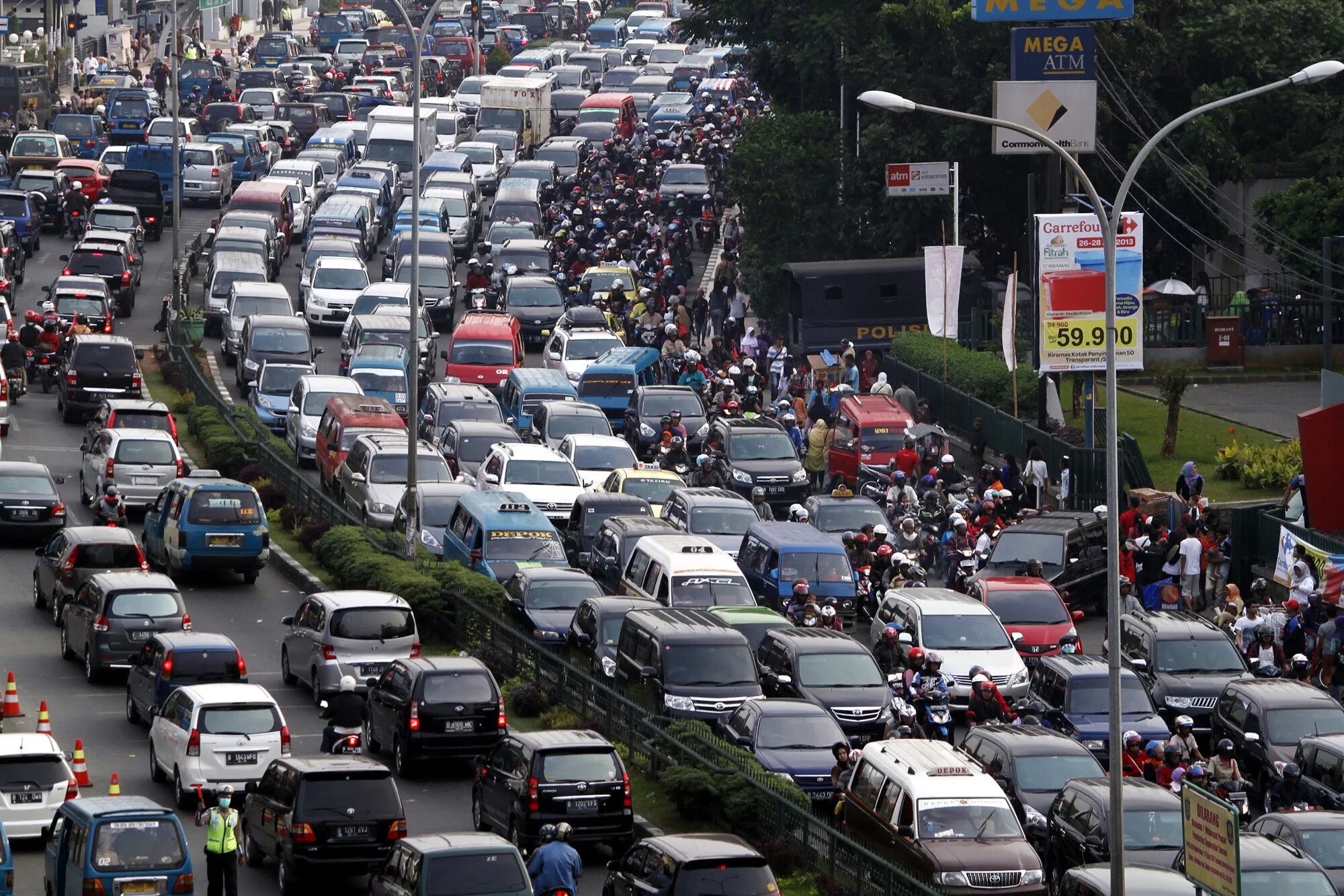 Traffic picture. Джакарта пробки. Пробки на Бали. Трафик в Джакарте. Дорожное движение на Бали.