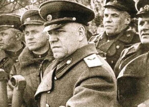 Военачальник 1 белорусский фронт. Жуков 1941. Маршал Жуков 1945.