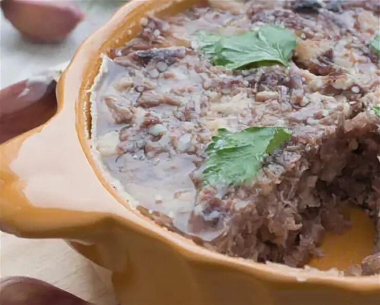 Куриный студень (холодец). Холодец на тарелке. Заливное рыбное холодец студень. Наталья мусина еда для диабетиков 2. Холодец куриный.