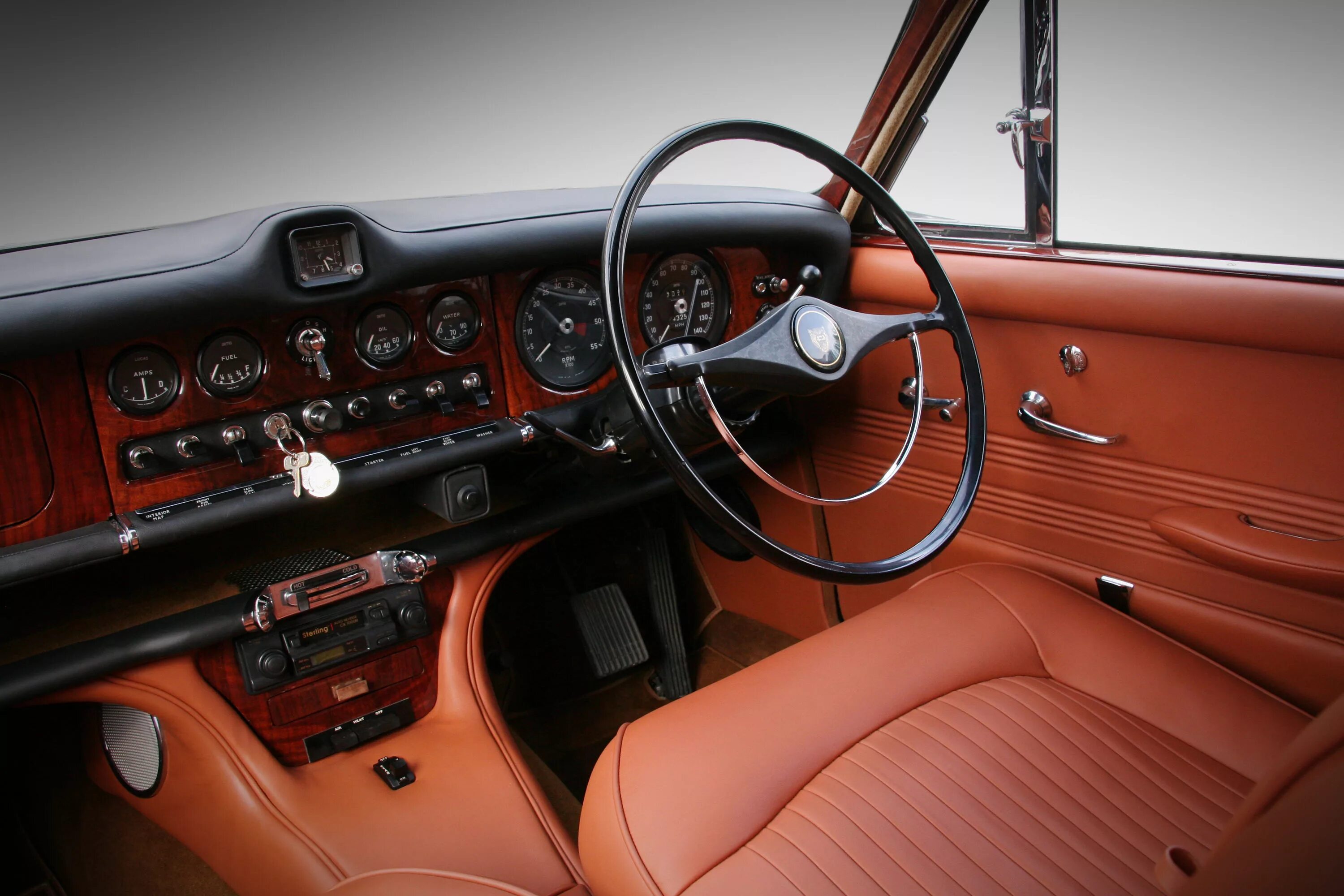 Daimler ds420 салон. Ягуар 420. Jaguar 420g. Jaguar 420g Interior. 420 дж