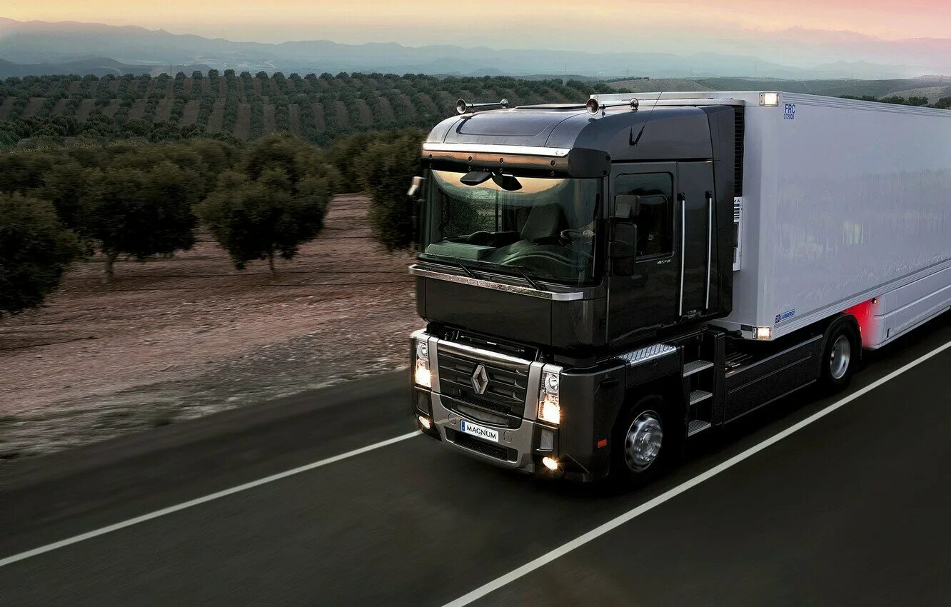 Фура renault magnum. Рено магнум седельный тягач. Renault magnum. Рено магнум 2014. Renault magnum 4.