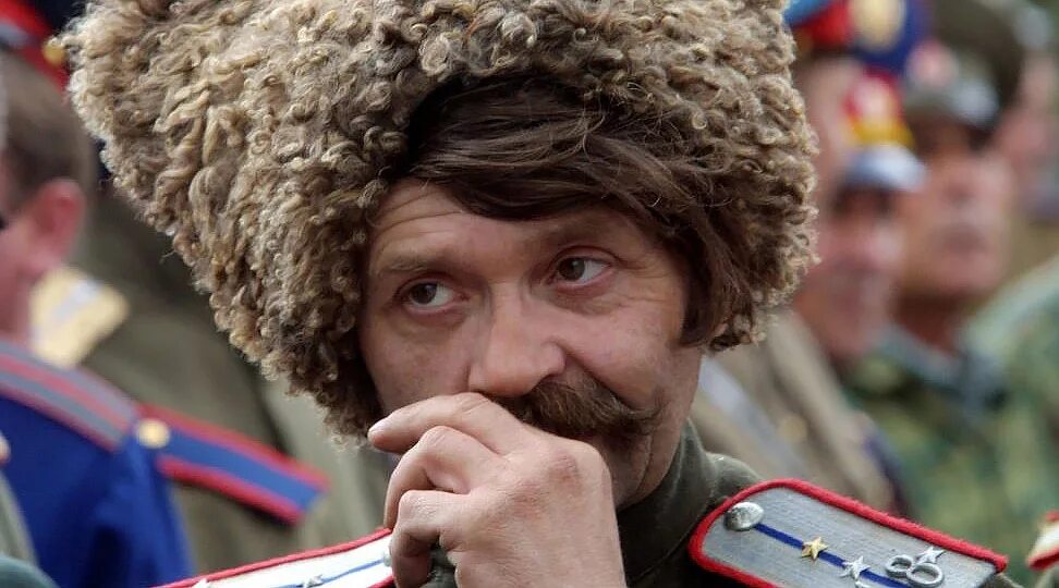 Удивленный казак. Казаки толстые. Григорий мелехов актер. Донской казак. Атаман кубанского войска 2020 фото.