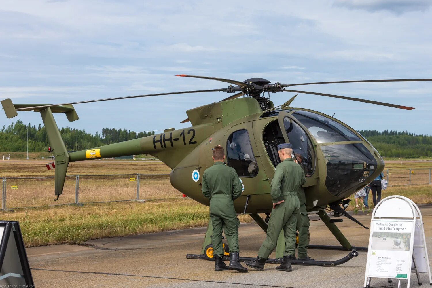 Мд 500. Вертолет MD 500 Defender. MD 500e вертолет. Hughes md500. MD-500.