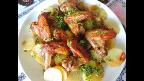 Крылья с овощами в духовке