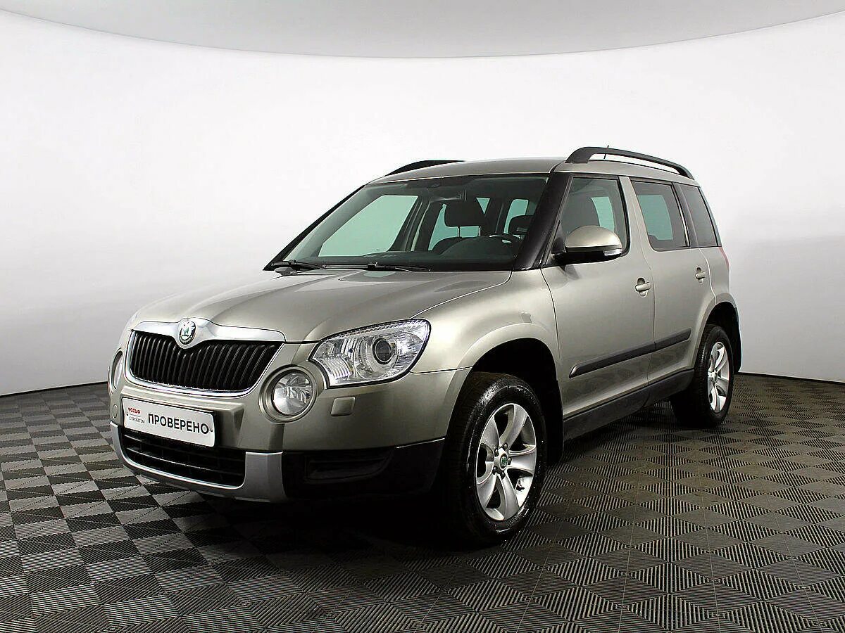 Шкода йети 2012 год. Шкода Йети. Шкода Yeti 2012. Skoda Yeti дорестайл модель. Шкода Йети 13 год.