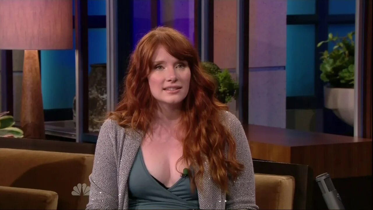 Брайс даллас ховард 2012. Брайс ховард в купальнике. Bryce dallas howard. Bryce dallas howard. Брайс даллас ховард фигура.