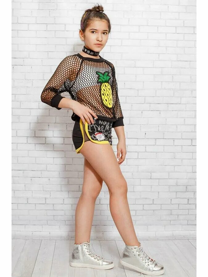 Платье 152 рост. Красивое платье для подростка. Нарядные платья для подростков. Девушка 140 см. Платье для девочек 140.