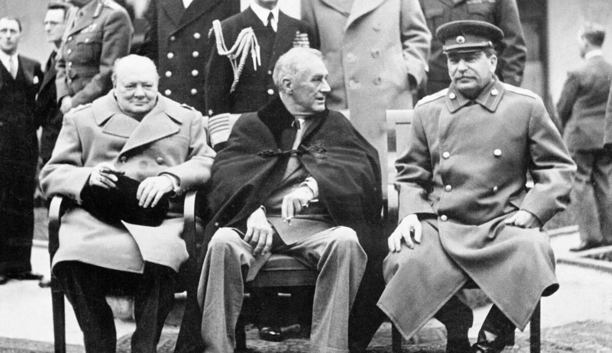 Ялтинская конференция стран антигитлеровской коалиции. Ялтинская конференция 1945 кортеж. ялтинская конференция 1945 на почтовых марках. ливадийский дворец конференция 1945. генерал антонов на ялтинской конференции.