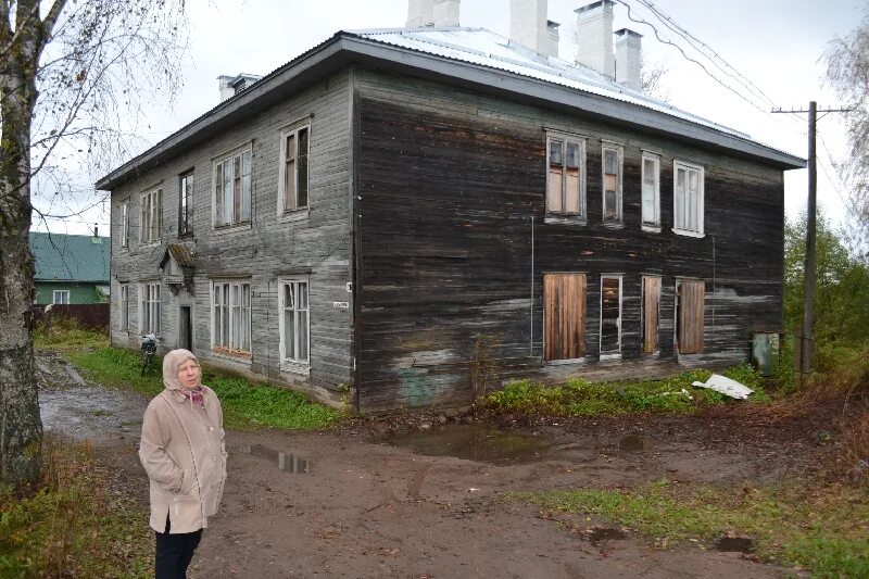 Погода лычково новгородской области демянский. Село Лычково Новгородской области Демянский район. Село Лычково Демянск. Школа Лычково Демянский район. Демянск многоквартирные дома.