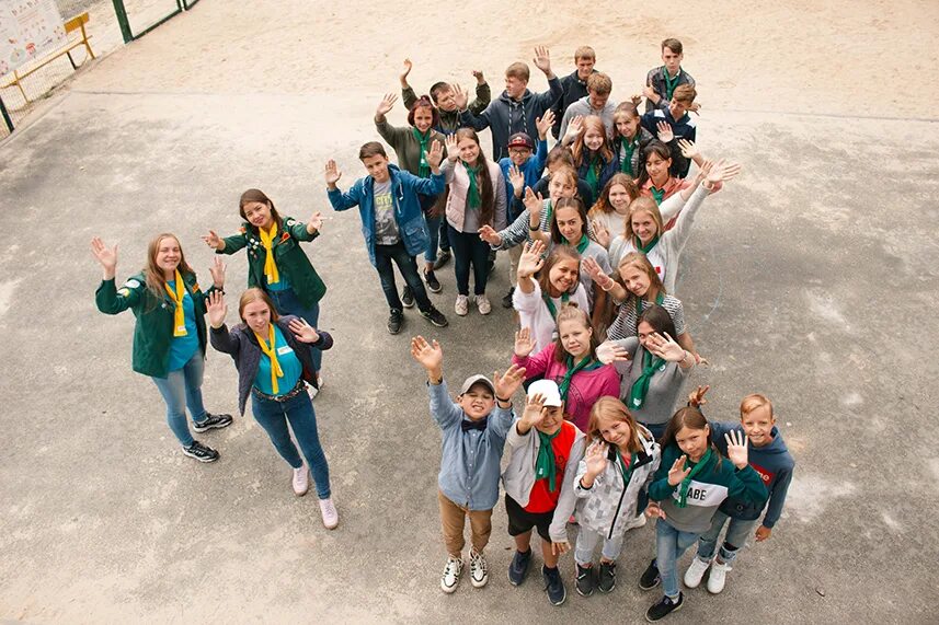 Лагерный вожатый. Детский лагерь вожатые. Вожатый. Лагерь. Детский лагерь.