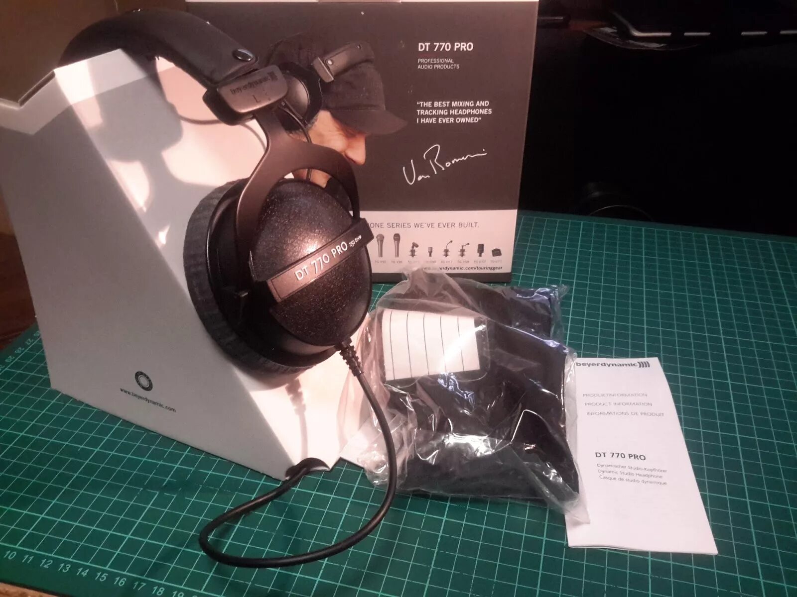 Beyerdynamic dt770 250 ом. Beyerdynamic DT 770 Pro коробка. Beyerdynamic DT 770 коробка. Dt770 Pro 250 ohm коробка.