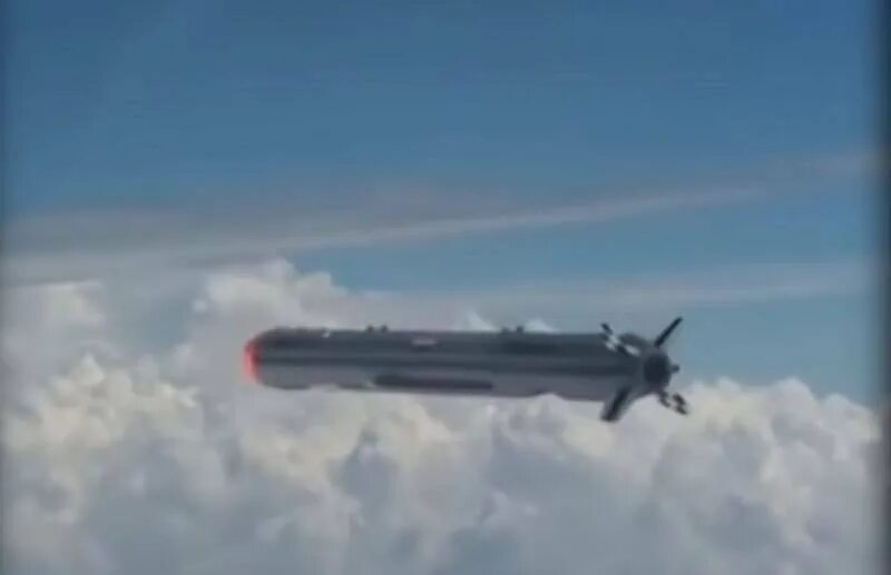 Полет крылатой ракеты. П-800 оникс пуск. Крылатые ракеты видео. Ракета х-22 буря. Ракета х-22.