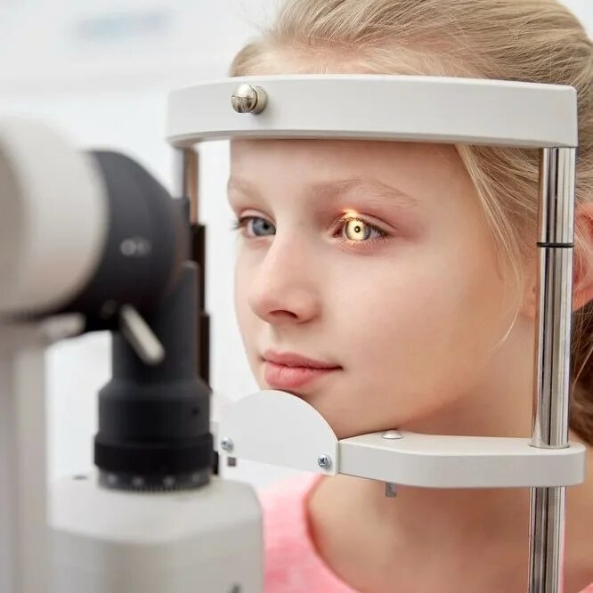 Прием у окулиста. Посещение офтальмолога. День офтальмолога 11 ноября презентация. Записать к офтальмологу. Записать к офтальмологу.