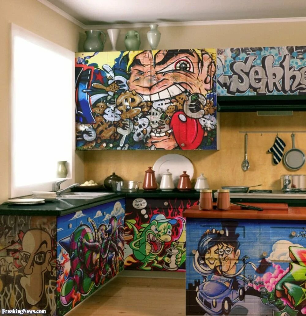 Креативный кухонные фартуки на стену. Стрит арт на стену кухни. Квартира в стиле стрит арт. Граффити на кухне. Граффити на кухне на стене.
