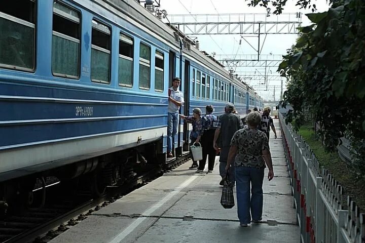 Ртищево 1 электрички. Электричка Саратов Ртищево. Электричка Балашов Саратов. Ртищево Саратовская область ЖД вокзал. Электричка Ртищево Балашов.