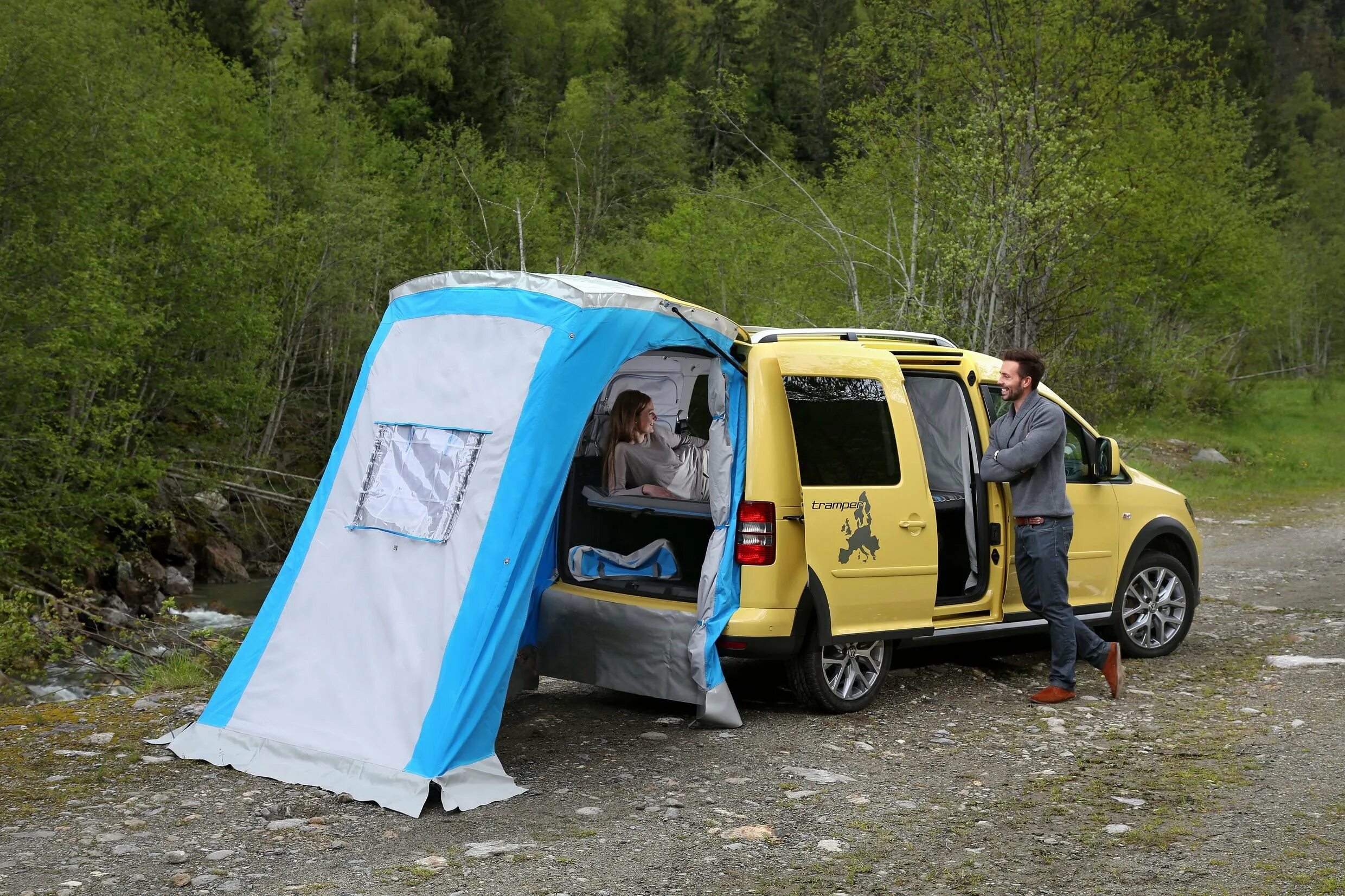 Кемпинг автомобиль. Caddy Tramper. Ларгус автодом кемпер. Фольксваген Кадди туризм. VW Caddy для кемпинга.