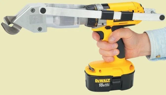 Дрель шуруповерт для металла. Высечные ножницы dewalt. насадка девольт для резки металла. насадка для резки металла на шуруповерт деволт. dewalt насадка для шуруповерта для резки металла.