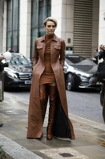 Stivali top alti look.