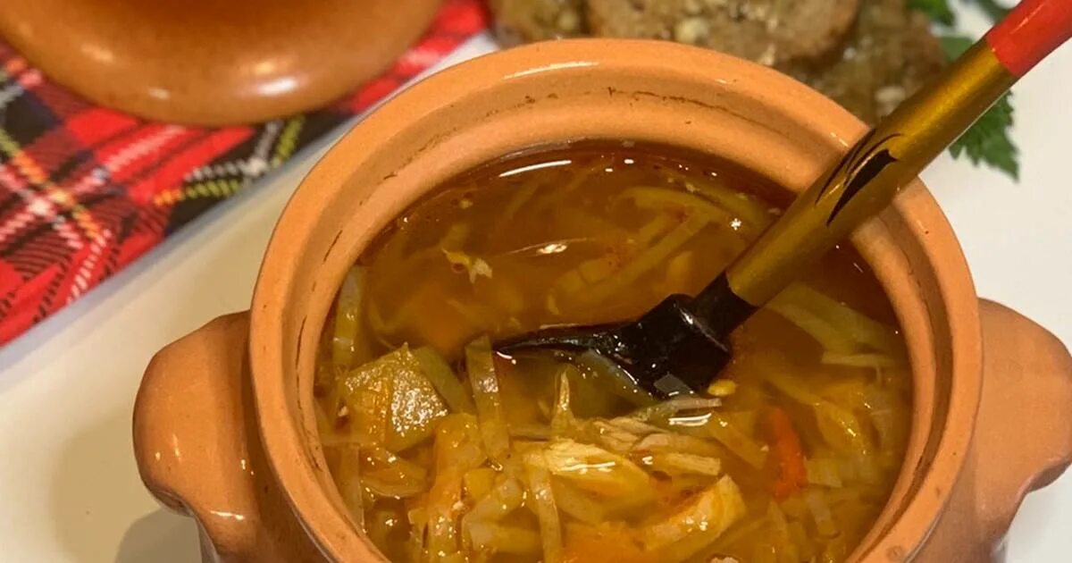 Томленые щи из квашеной капусты. Щи томленые. щи с репой. щи с капустой и репой.