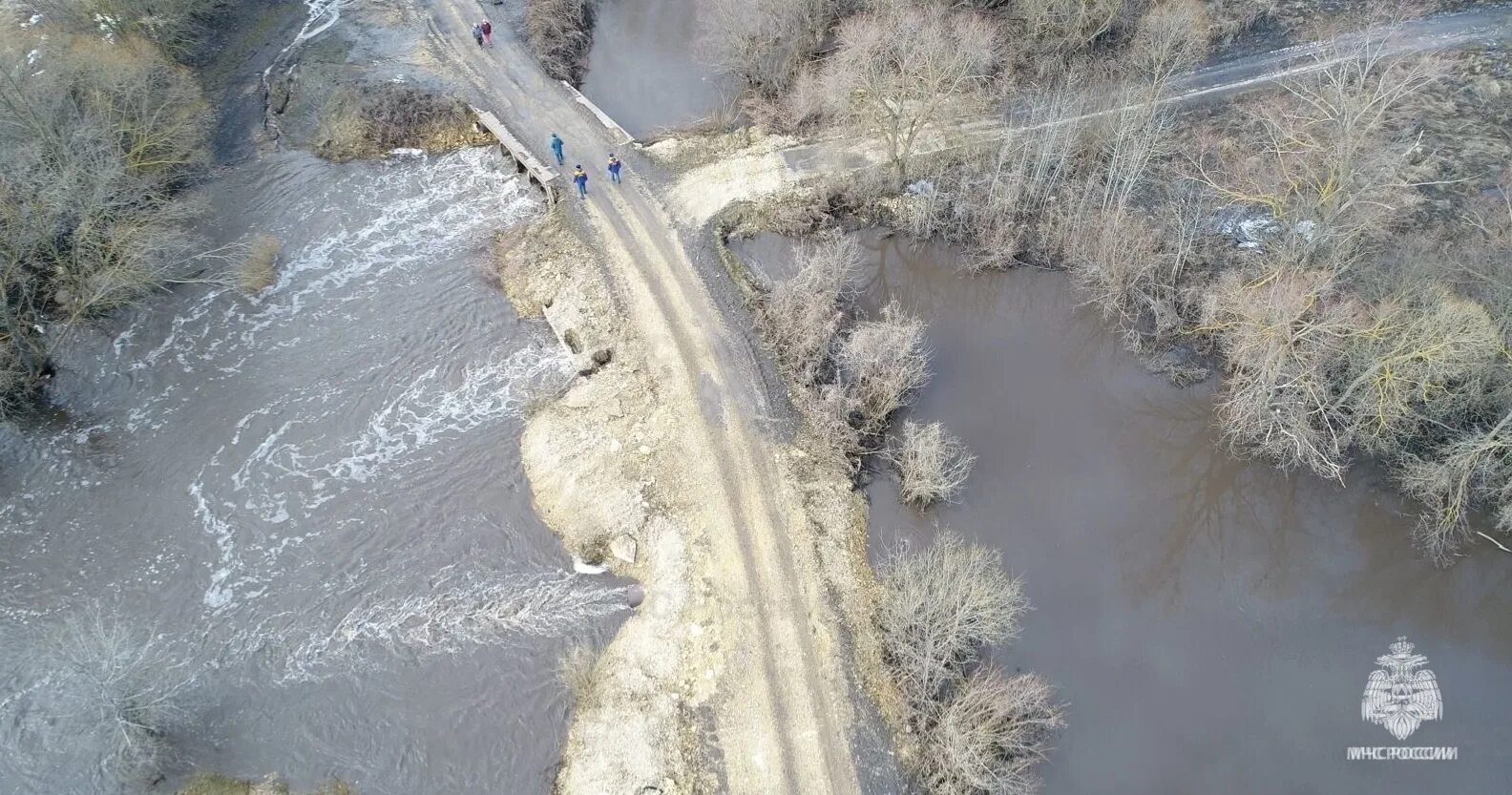 Половодье в тульской области 2024. Паводок в Тульской области. Половодье. Наводнение фото. Затопленные мосты в Тульской области.