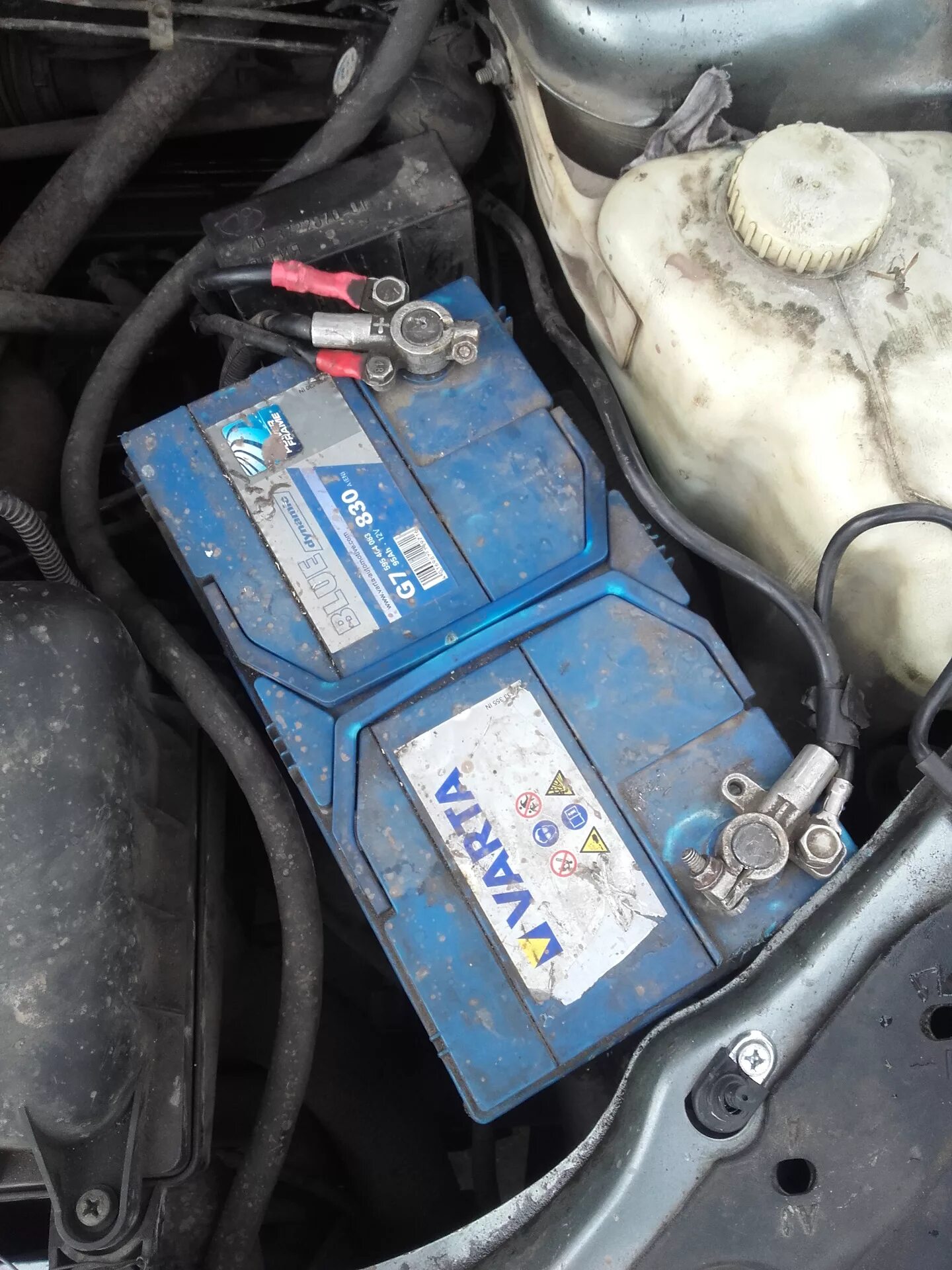 На приоре сел аккумулятор. На приоре сел аккумулятор