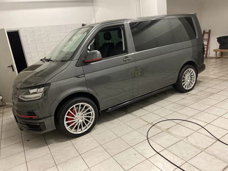 Т 6.1 купить. Диски VW Multivan t6. Volkswagen Multivan t6 диски. Колеса t6 Мультивен. Диски Volkswagen Multivan t6 r18.