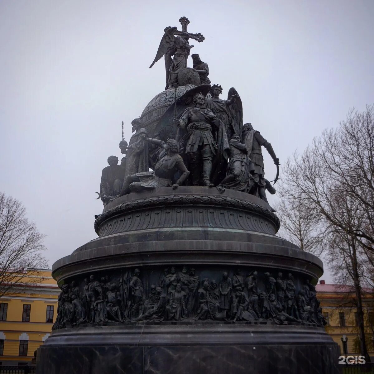 Памятник тысячелетия России в Великом Новгороде. Микешин памятник тысячелетию России. Тысячелетие Руси памятник Великий Новгород.