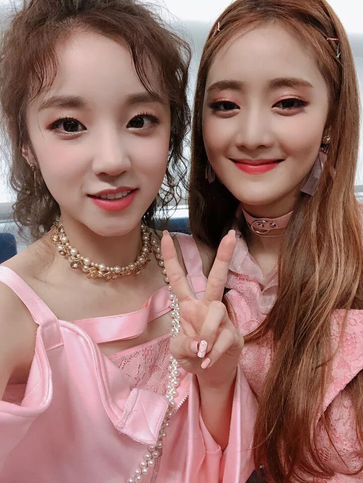Сколько лет минни из джи айдл. (g)i-dle yuqi. минни и юци. джи айдол юци 2025. соен и юци.
