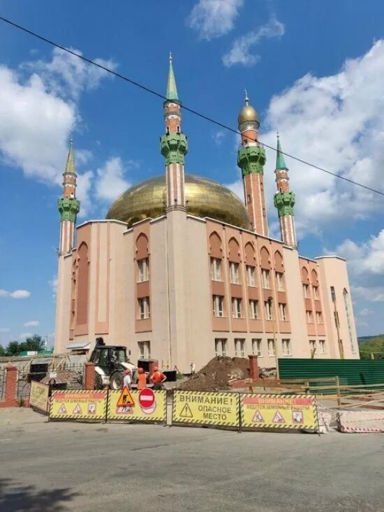 Мечеть аксу. Центральная мечеть Альметьевск. Мечеть в Альметьевске Татарстан. Мечеть Аксу Альметьевск. Мечеть Альметьевск Центральная реконструкция.