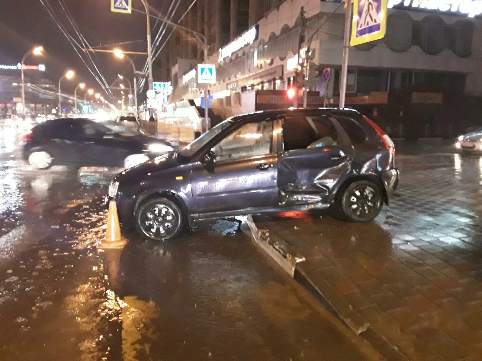 Автопроисшествия в Тамбове. Авария на Куйбышева Тамбов. Вечером 20 апреля