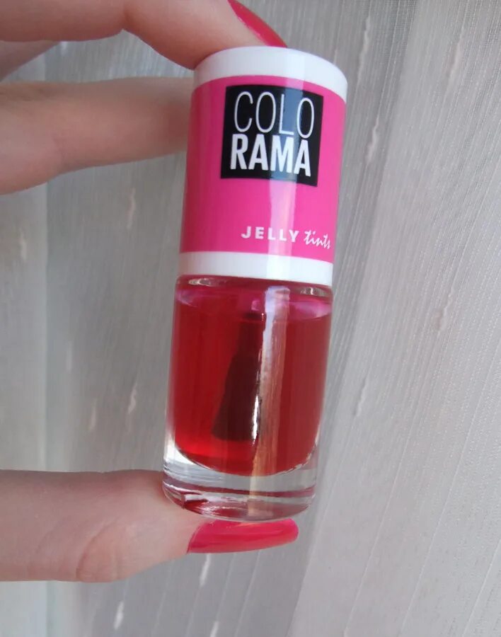 Лак желейный. Maybelline Colorama Color show Jelly Tints Nail Polish. Красный лак мейбелин. Лак Colorama Jelly. Лак для ногтей Maybelline Colorama Jelly.