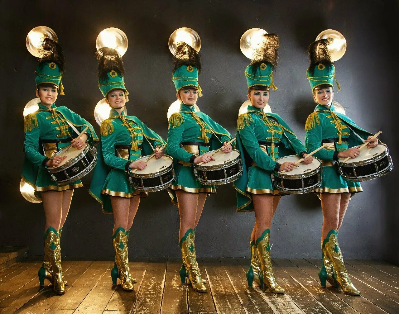 формы ансамблей. формы ансамблей. сибирская кадриль танец. отряд барабанщиц "виктория". аурашия ансамбль.