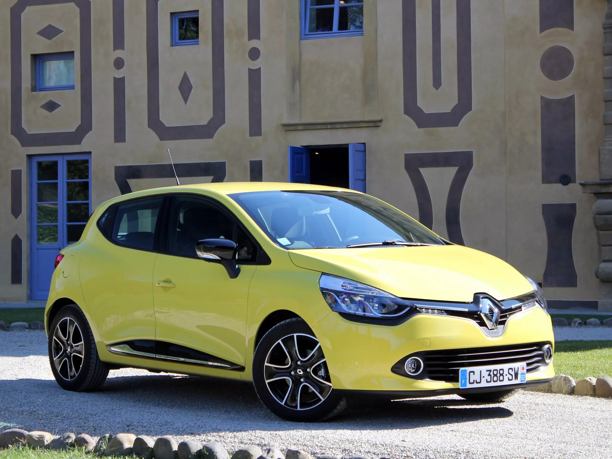 Renault clio 3 поколение. Клио машина. Рено клио 3 2009. Рено клио хэтчбек 2011. Рено клио 3 хэтчбек.