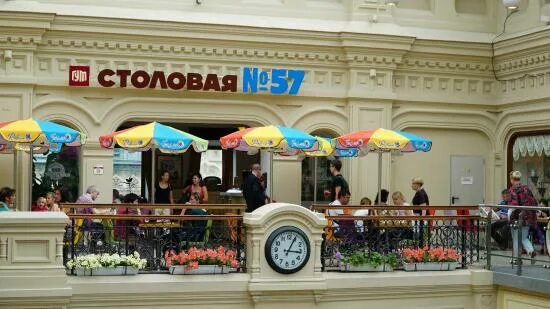 Гум москва столовая 57. Где покушать на красной. Бесплатная еда в москве. Barbosco ресторан москва. Аэропорт шереметьево кафе.
