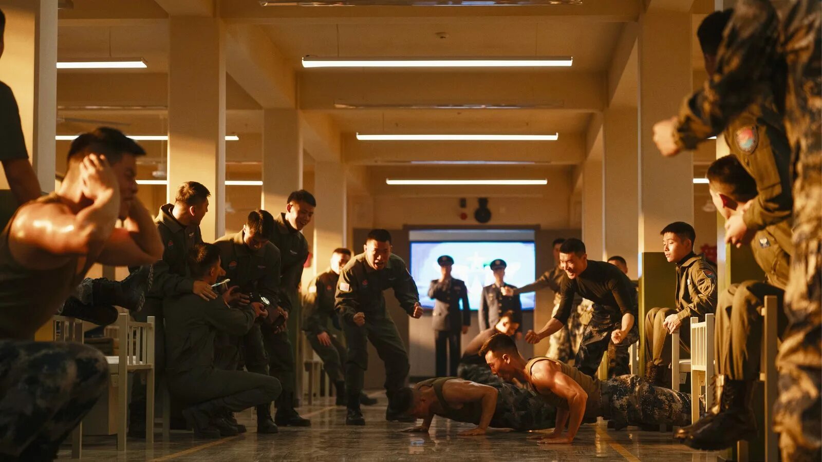 Боевик китай 2023. Король неба фильм 2023. Боевик китай 2023. Ван ибо король неба. Король неба актеры.