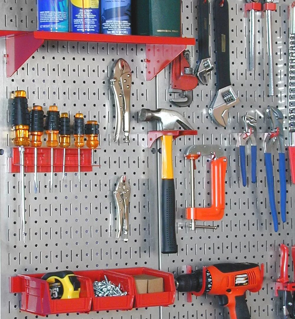 Размещение инструмента. Стеллаж для инструментов. Полки для инструмента в гараже. Обустройство гаража. Полка для инструмента "мтв 824",.