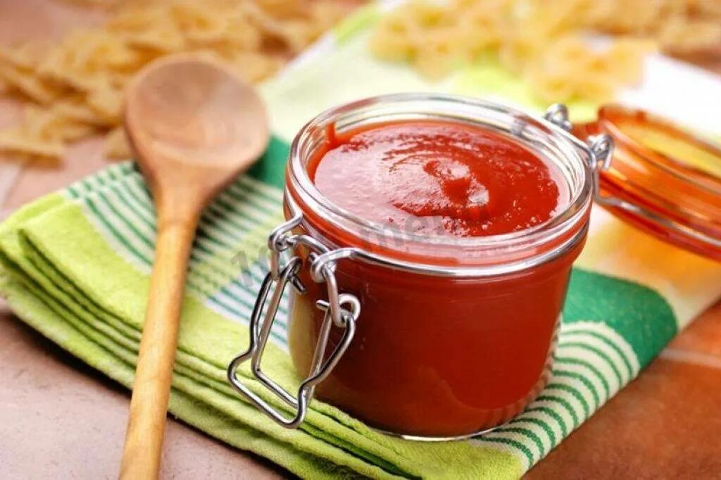 Вкусный домашний кетчуп из помидор на зиму. Кетчуп. кетчуп из помидоров на зиму. домашний кетчуп на зиму.
